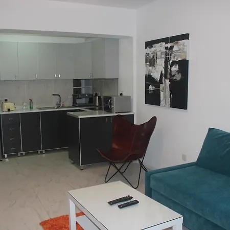 Helen Milos Court No.5 Apartament *