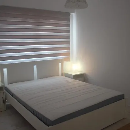 Helen Milos Court No.5 Apartament *